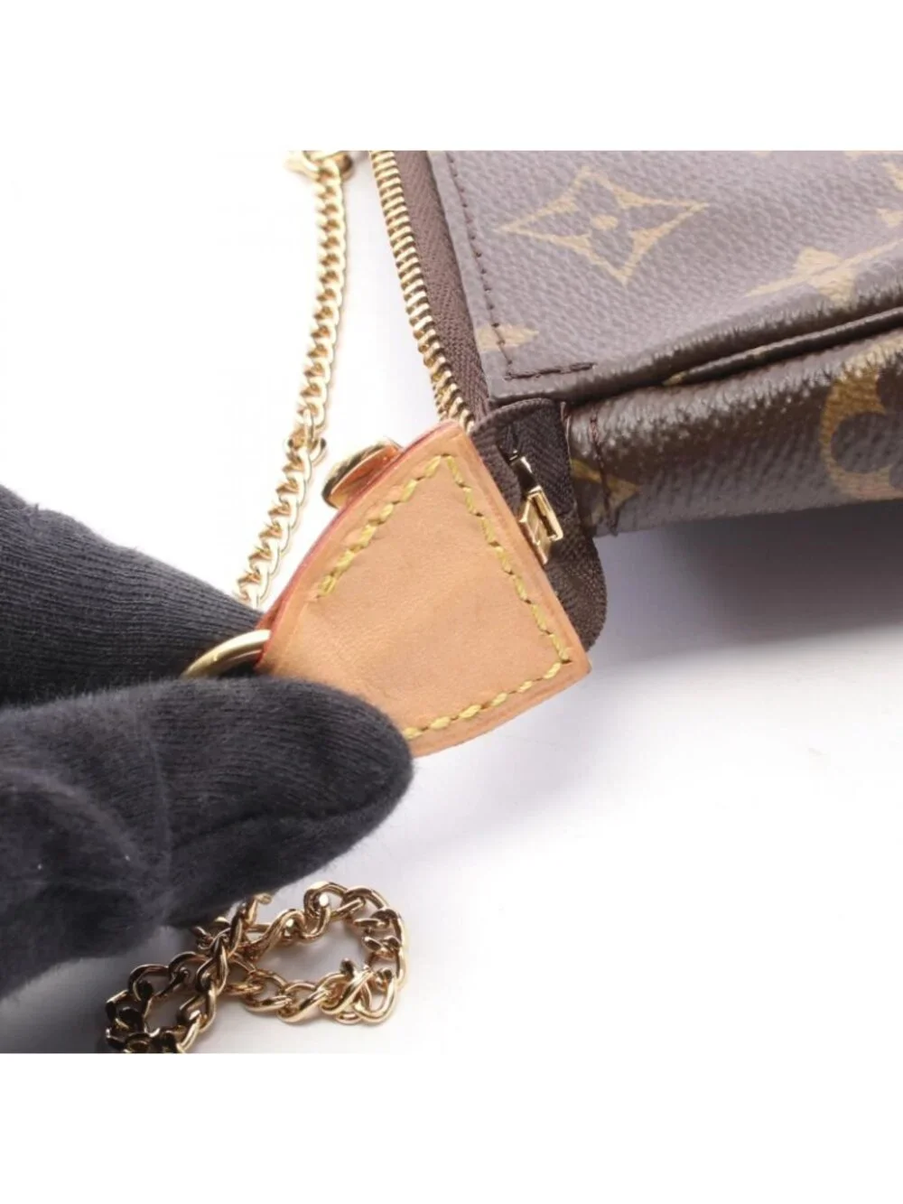 Louis Vuitton slight signs